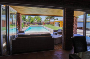 Garten Wohnung mit Pool, 2 Schlafzimmer